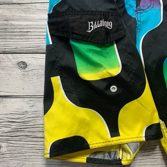Billabong Geometric Print Board Shorts - Picture 2 of 10
